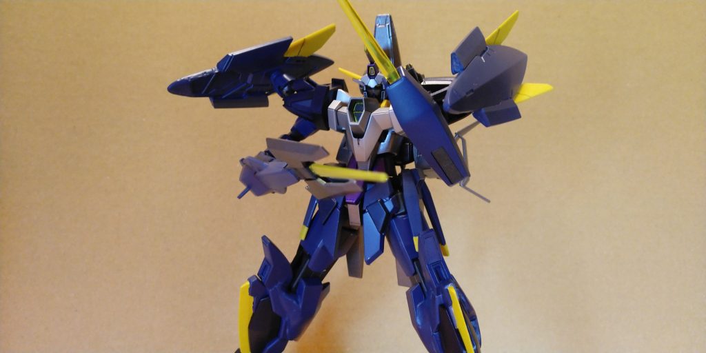 両腕でビームサーベルを使用可能。