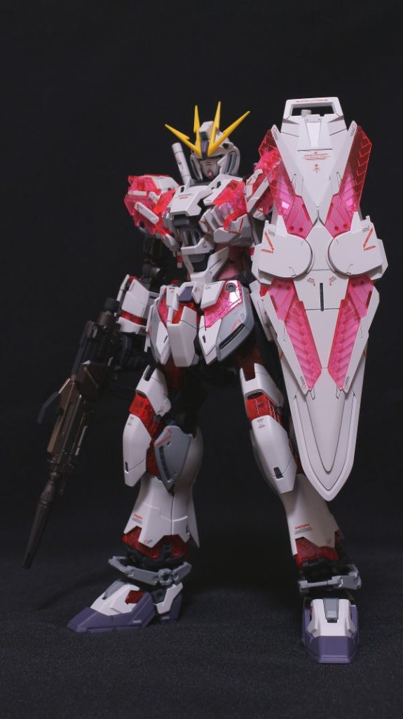 ナラティブは映画も見に行きました。 サイコフレームは派手すぎる？と思いましたが組んでみるとちょうどいいです。 次の作品も仕掛中です。 じっくり作っていきます。