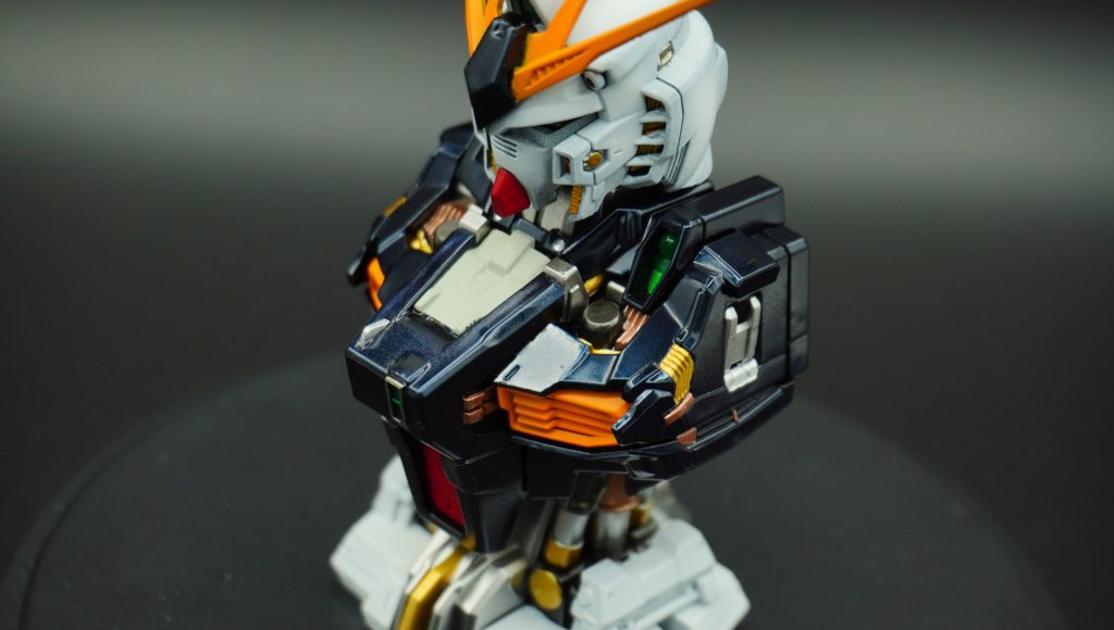 MSメカニカルバスト・νガンダムのお手軽塗分け–4枚目/制作者：モルモット