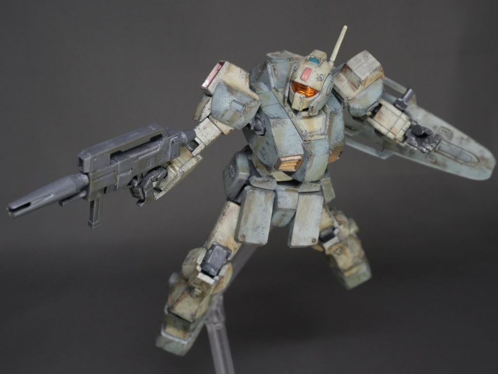 あとはひたすらウェザリング!ウォッシングにクレオスのウェザリングカラーを使ってるんだけど、今回あちこちプラが割れました(泣)ウェザリングカラーはエナメル塗料に比べて割れにくいとは聞いてたけど、案外と割れるので注意が必要ですね。