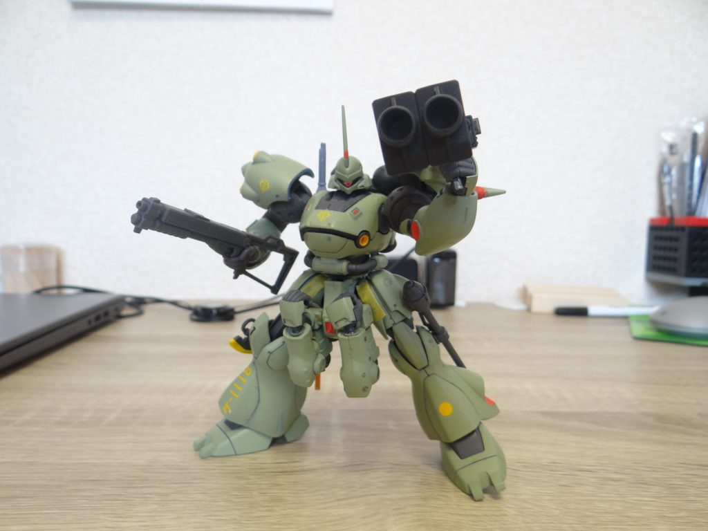 射撃武装:ｼｬｯｶﾞﾝ、シュツルムファウスト、バルカン、並列バズーカです。