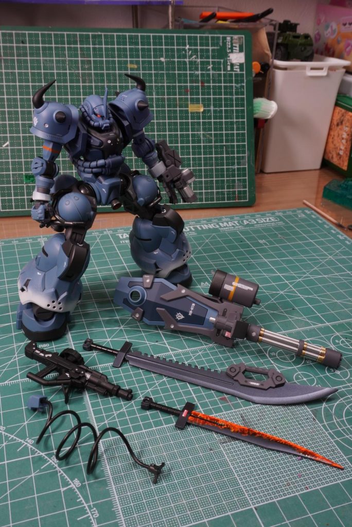 ●使用塗料本体(青1):Mr.カラー  ミディアムブルー(+ホワイト少量) 本体(青2):Mr.カラー ミディアムブルーがベース(ミッドナイトブルーやブルー系を適当に調色)本体(黒):Mr.カラー  ミッドナイトブルー本体(白グラデ):ガイヤカラー ニュートラルグレーⅠ間接:メカサフ HEAVY武器メイン:Mr.カラー ブルーブラック武器(部分):スターブライトシルバー・黒鉄色 トップコート:Mr.カラー スーパースムースクリア(つや消し)