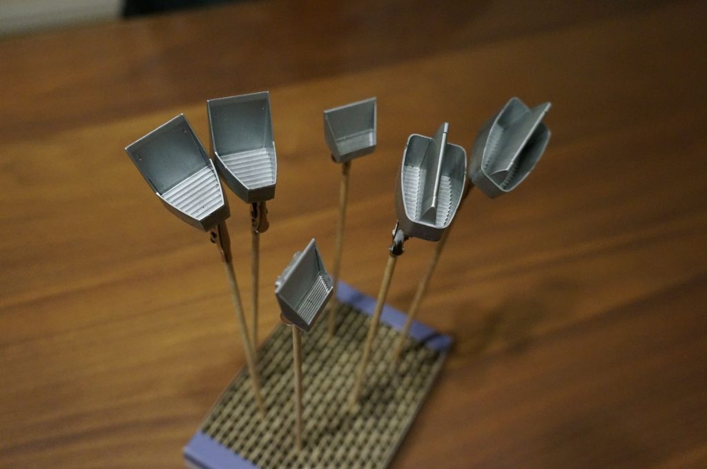 シルバー部分だけMr.カラーで塗りました。乾燥が早いわりに斑は少ない印象です。色によるんですかね。