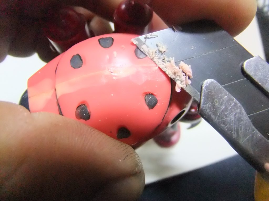 昨日 紹介したオルファ( 大)カッターでカンナ掛けしていきます✨