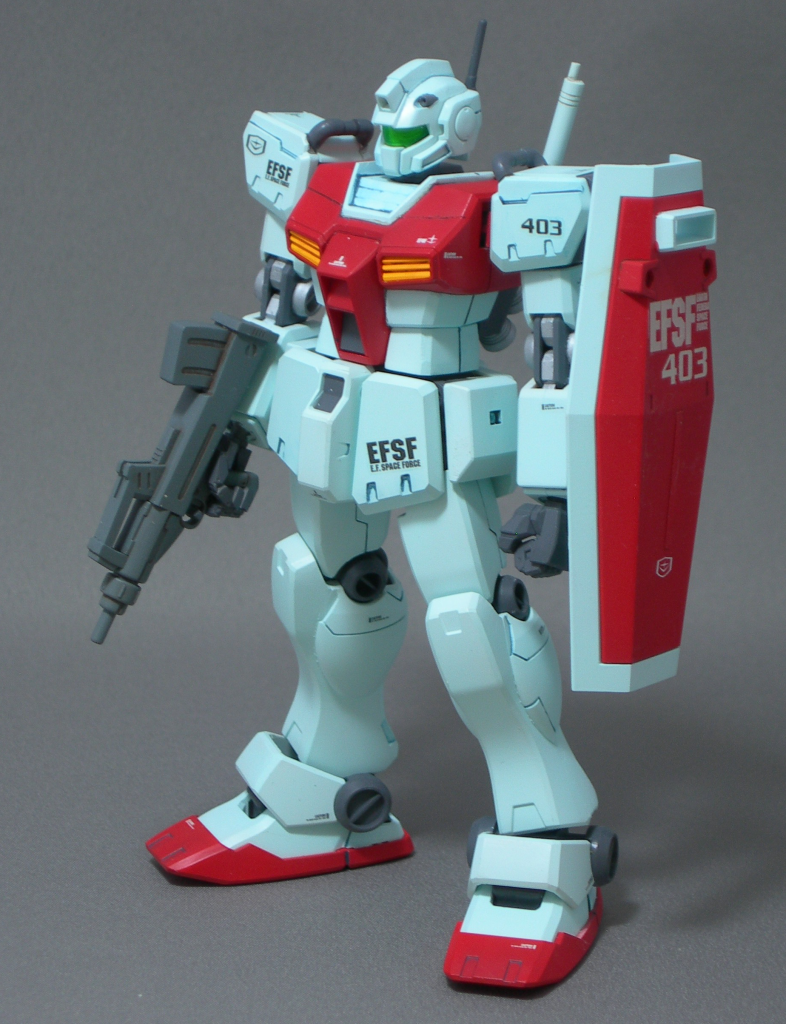 このジム白調色して良い感じになったのにレシピを忘れてしまい、もう再現が不可能に……赤もそれなりに混ぜていた気がする