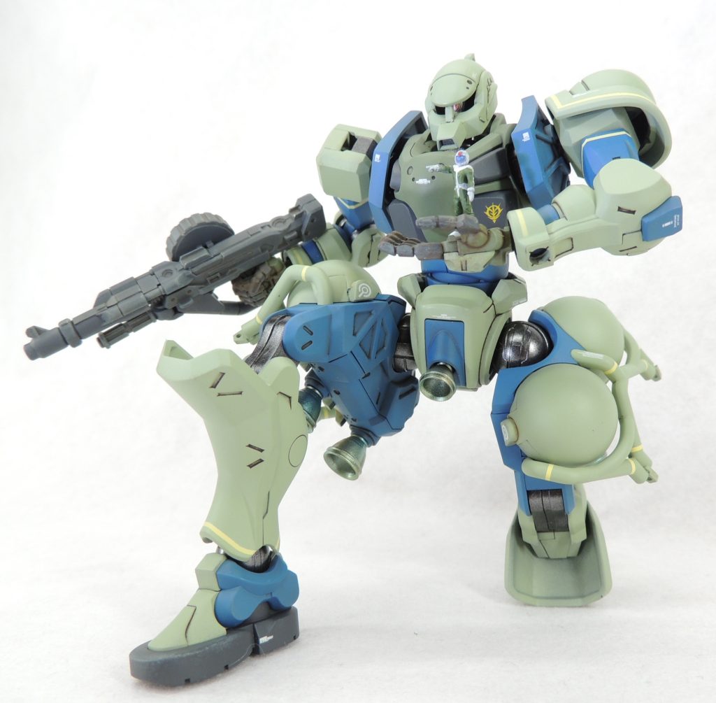 ジークアクスの世界線では、0ザク(ゼロザク)はMS-06 ザクの解説内にその存在が触れられているだけなので不明な点が多く、これから公式にデザイン画が出るのでは、と期待しているところです!今回、正史の旧ザクから立体化のアプローチを試みましたが、こういった模型的な遊びができるのも、ガンプラの懐の深さだと思いました。