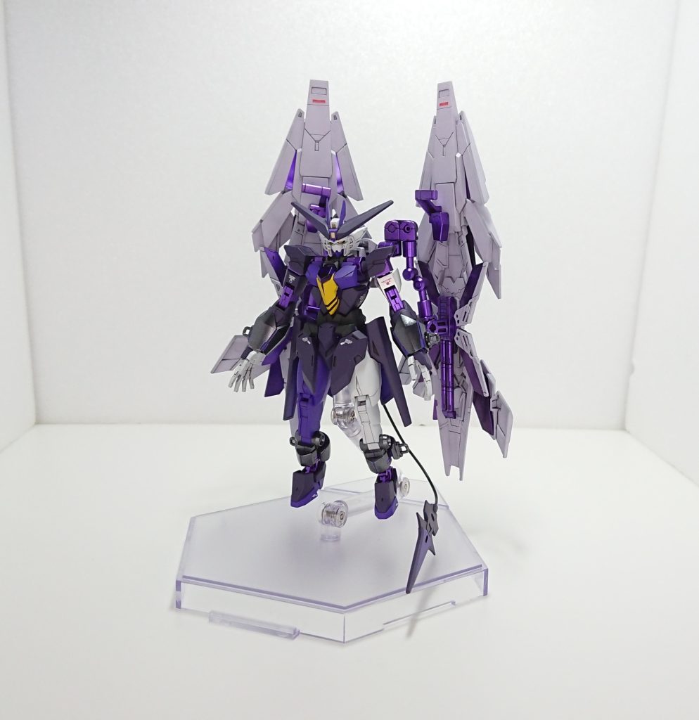 正面ELダイバーであるラプラスの為にルイ(ベギルガンドキルケーのビルダー)が作ったガンプラ、本体部分にはGBN内に残った写真やデータから再現したアルスコアガンダムを使用している。リアアーマーに装備されたテールブレードは薄い装甲なら紙のように切り裂くこともできるが、リーチが短い為ほぼ飾りになっている。