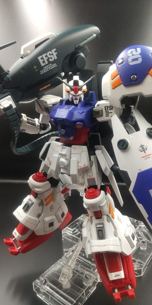 腕を自由にしたかったので、盾をヘイズル用の小型に変更しました。