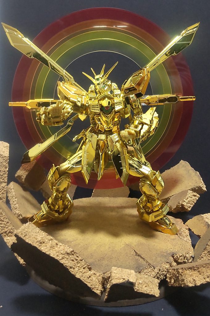 露出するゲート跡はやすり後に、ガンダムマーカーやミラーフィニッシュシートで処理しました。フレーム部分はクレオス GXブルーゴールドで塗装したけど、ほとんど分かりません >_<半光沢仕上げを考えていましたが、半光沢だとフィニッシュシートがわずかに目立つかなと感じたので、トップコートなし。