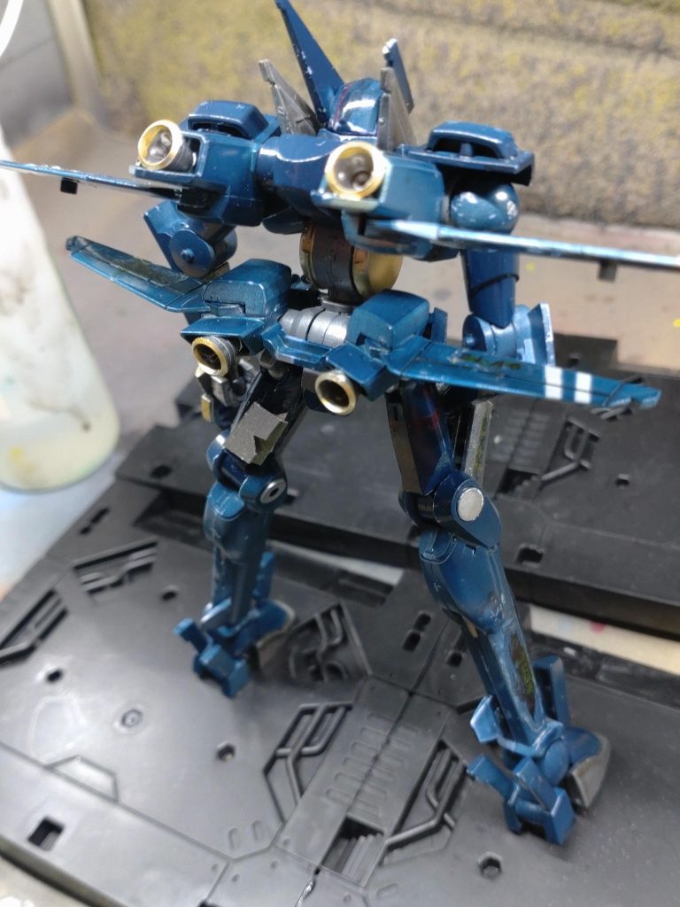 色味が寂しかったのでブースター設置 次回は白系キットでオリジナルデカールやってみますー