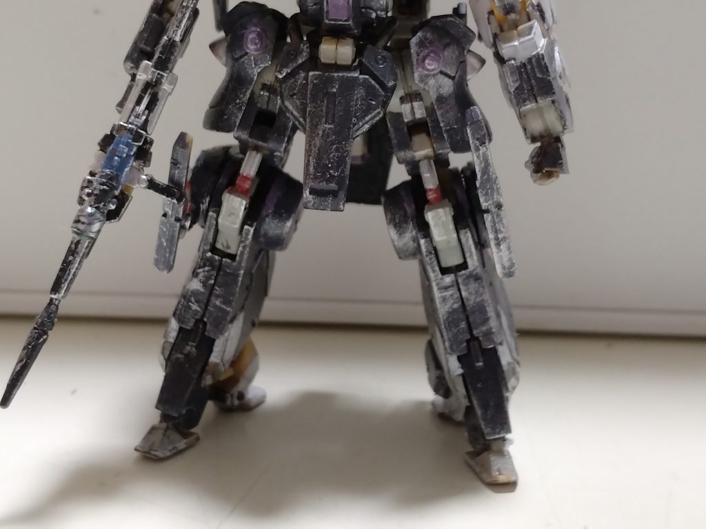 下半身は結構強めにチッピングしてますシリンダーの塗り分けが上手くいって満足です。...なんか塗れてないとこありますね._( _´ω`)_ペショ