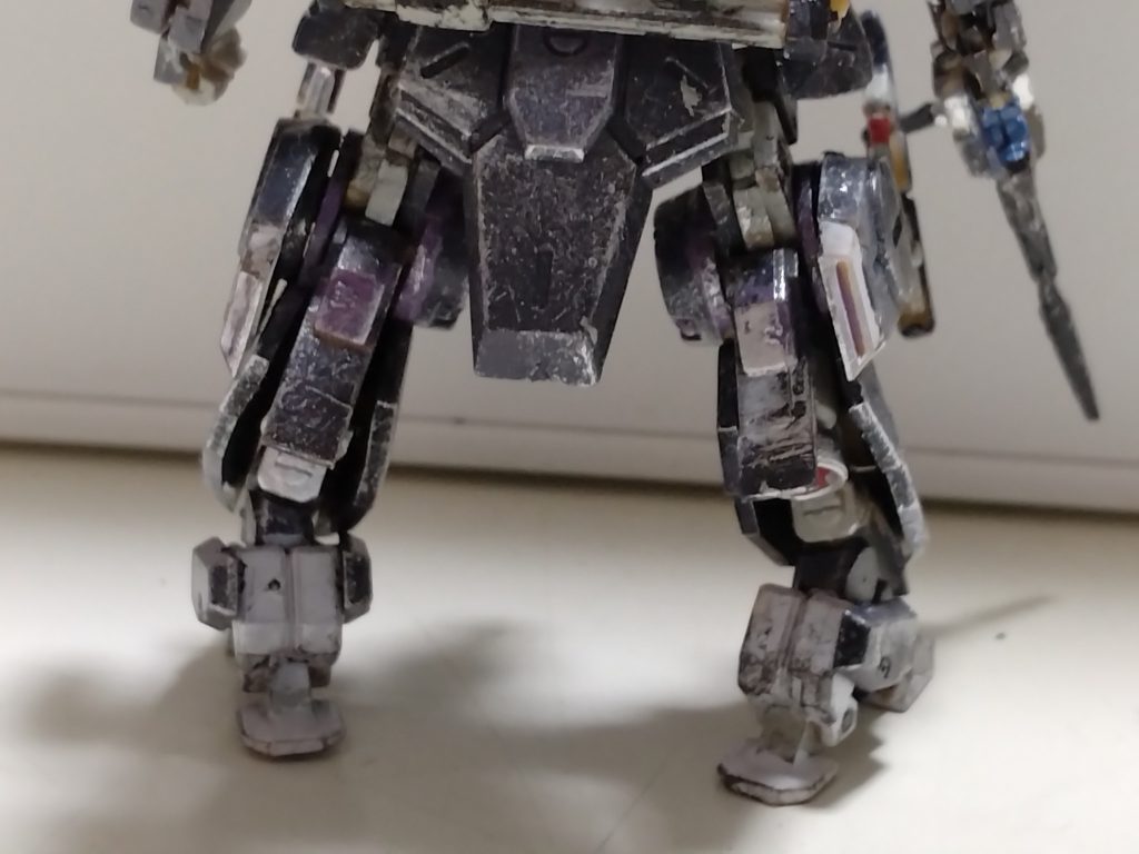 リアスカートもいい感じ...スラスター内部はグレーで塗ってます