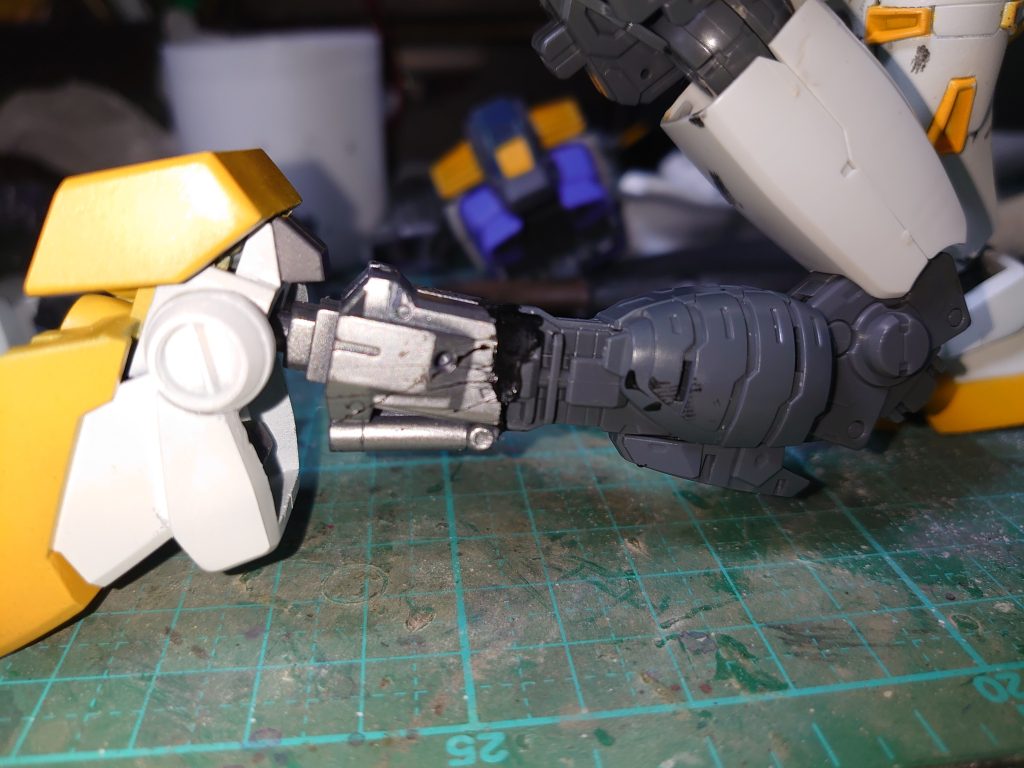 足フレームはG3フレームに脛から下をアレックス1.0を繋ぎスリッパパーツとの接続をしています