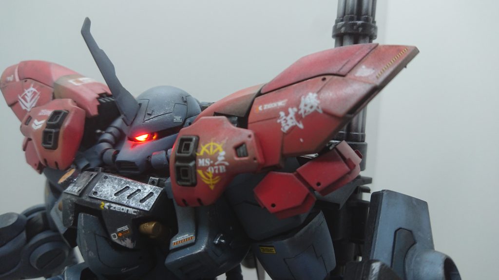 ■肩アーマーREサザビーとミスサザビーのミキシングです。