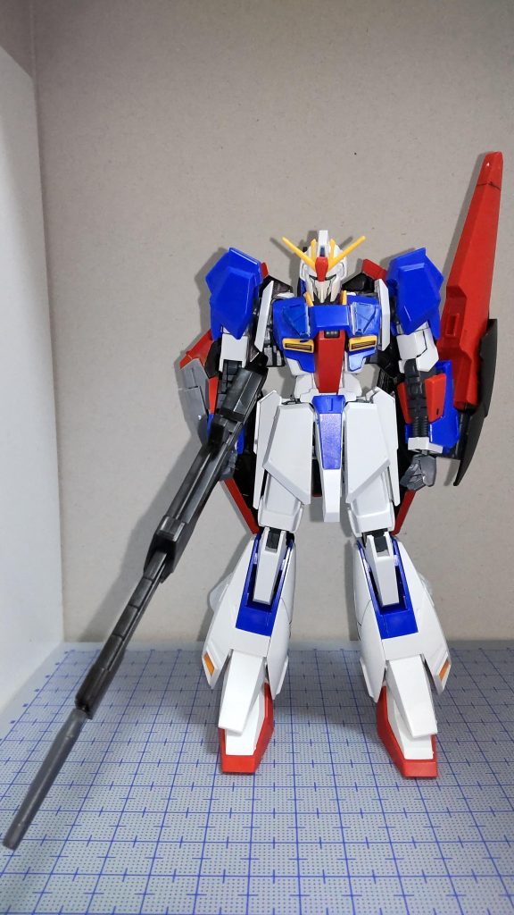 ゼータガンダムのウイングと胸部パーツと脚部パーツを改造しました。