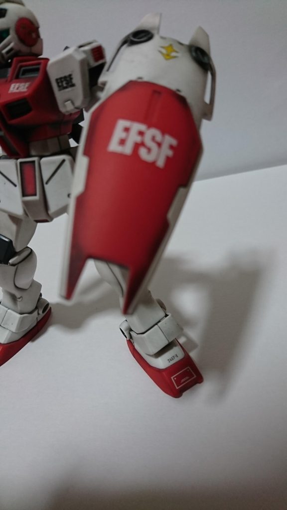 シールドの◎モールドは部分塗装しアンクルガードは敢えて段落ち処理にしてみました。