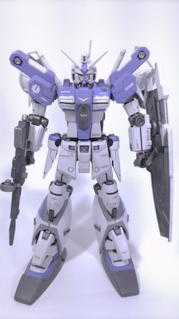 胴と前後スカートを少し延長肩が上に向くように細工シールドの両サイドをパイプ化胸と肩のバーニア撤去あとはスジ彫り等々…中古を遊び尽くしました。