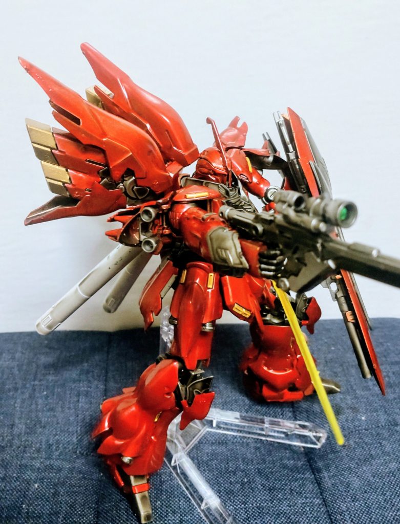 ブースターの先っちょの白が浮いてる気がしたので、勝手に金に。