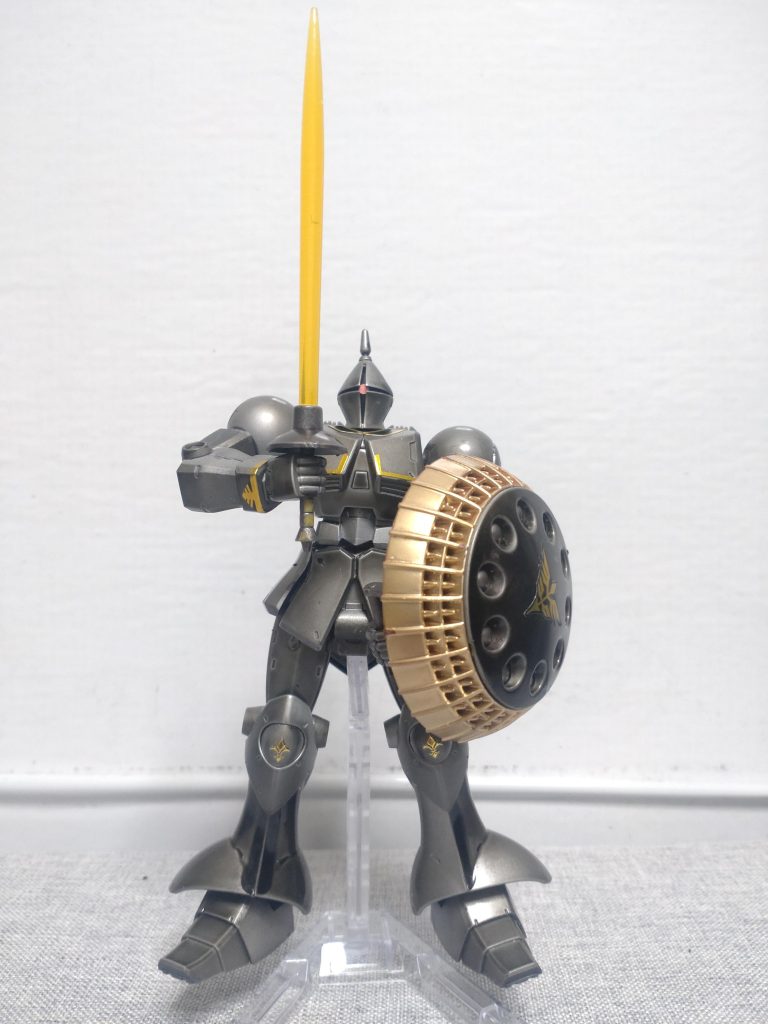 近づいたら襲いかかるタイプの鎧飾り