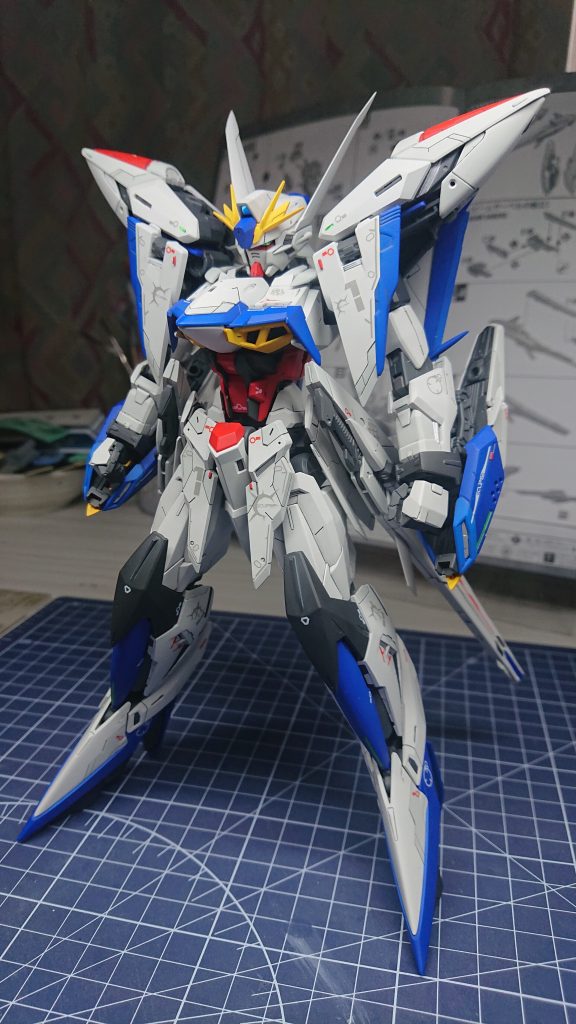 完成‼️ 言わなきゃ解らない位のディテールUPですが、シンプルで綺麗に作るスタンスなので特に失敗とかも無く割と満足な出来だったと思います。(gundam-kao7)自立するの難しい脚のデザインなので付属の台座は必要不可欠 転倒してアンテナとかが折れるのが予想出来る… 最後までありがとうございます。次回もSEED系のMGフリーダムです。(gandam-hand2)
