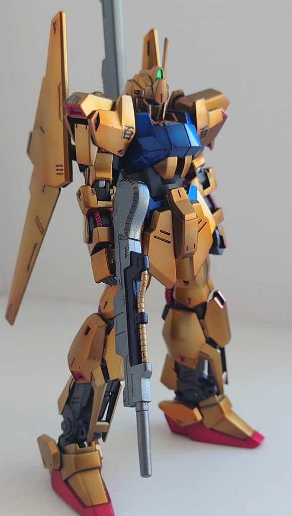 ゴールド、ブルー、レッド部分をキャンディ塗装で仕上げました。