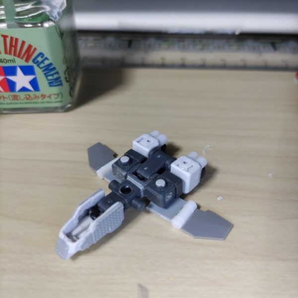 オルガンのんびり制作中コアファイターの変形が出来るようになったがコックピットを納めるのに難航中（4枚目）