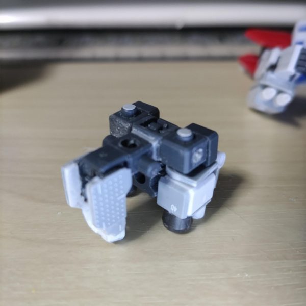 オルガンのんびり制作中コアファイターの変形が出来るようになったがコックピットを納めるのに難航中（2枚目）
