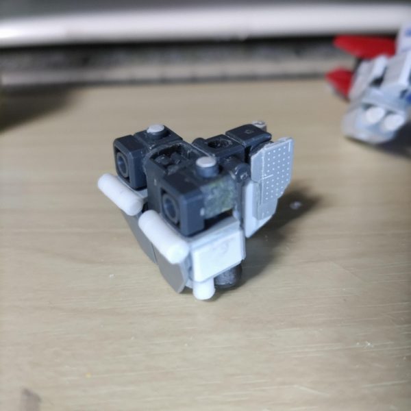 オルガンのんびり制作中コアファイターの変形が出来るようになったがコックピットを納めるのに難航中（3枚目）