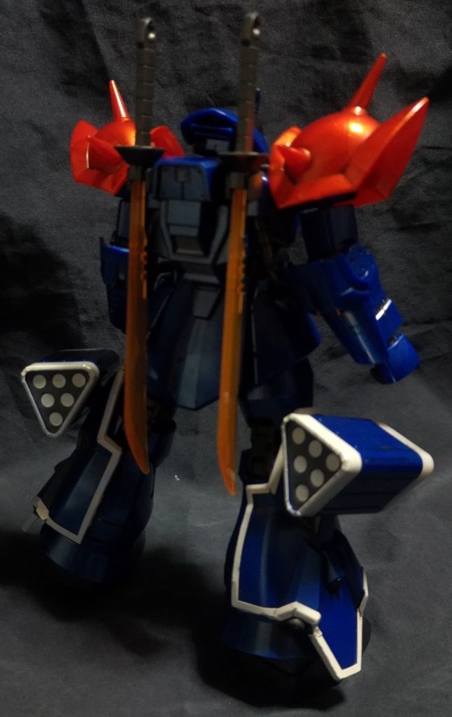 斜め後ろから。