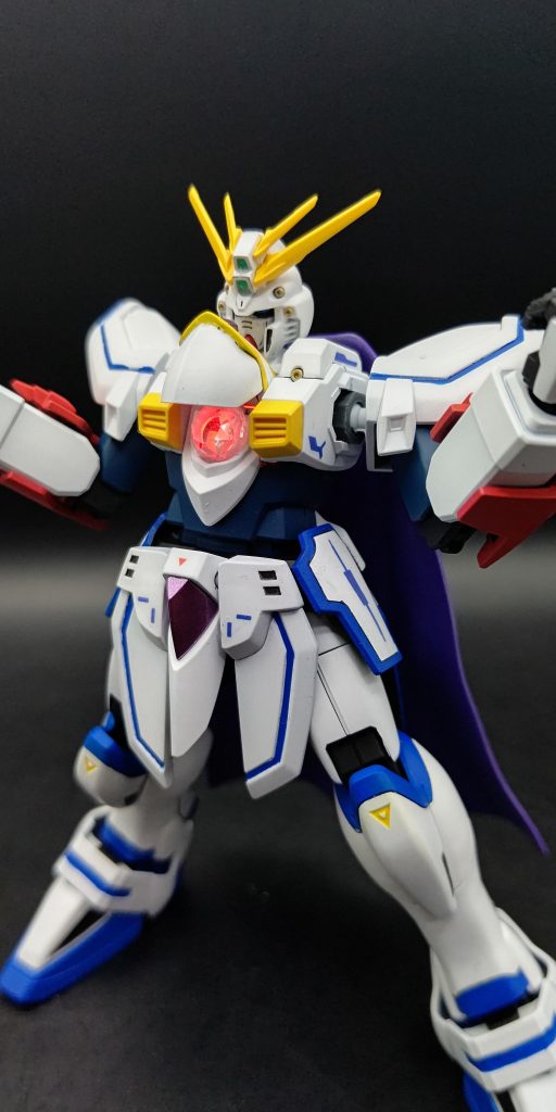 磁石に反応して点灯するパーツを中に入れているので光らせる事も可能です