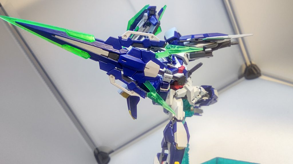 本作の目玉であるフルセイバー。ロマンの塊で好きです。