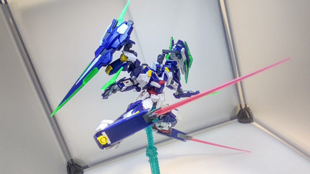 クローからサーベルも。