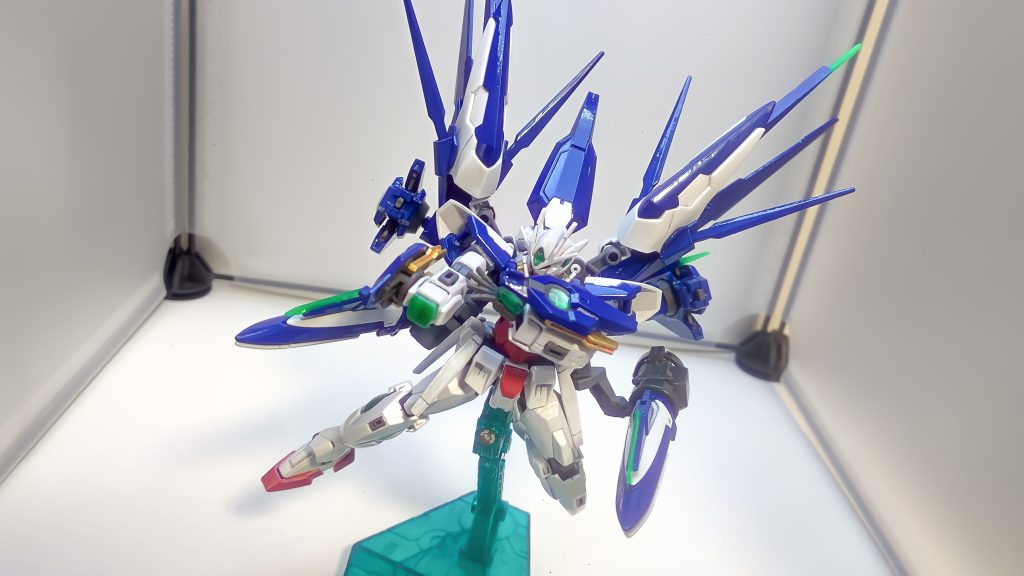 手のひらをセラフィムのように格納してライフル形態に。クリアパーツ部分はUVレジンで作りました。