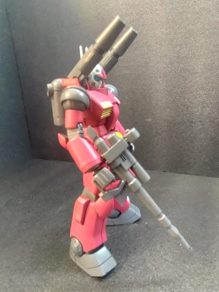 エナメル塗料で汚すことも考えましたが、初挑戦で緊張するのと仕事の年度初めの疲れでやらないことに。ただスミ入れしただけなのにウェザリングっぽくなった箇所があるのは御愛嬌で^^;