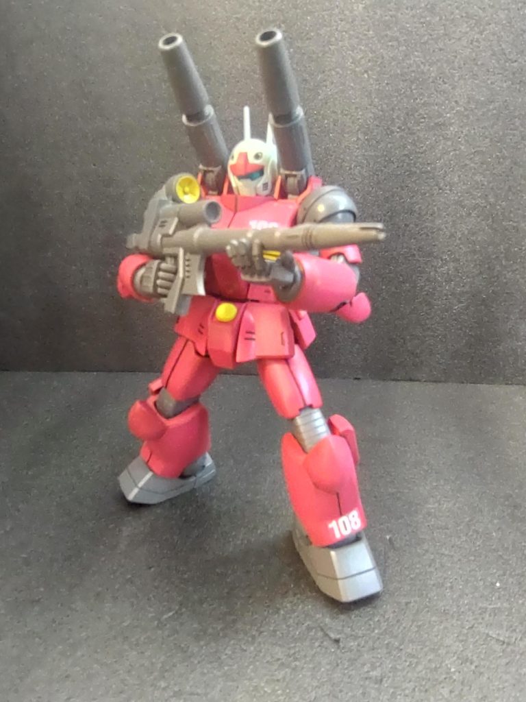 水転写デカールも少し使いましたが、108のナンバリングを付属のデカールにしたのは失敗でした。上からトップコートしてもここまでシールっぽさが残るとは…orz