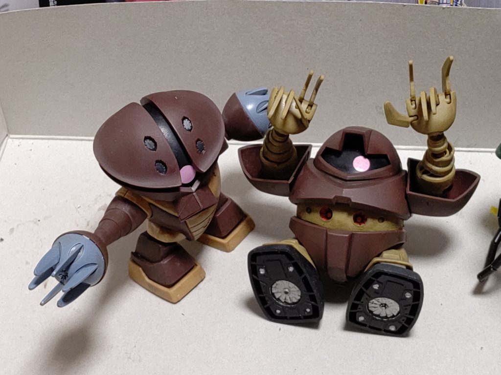 ゴッグは指バラバラに可動するように軸を分割