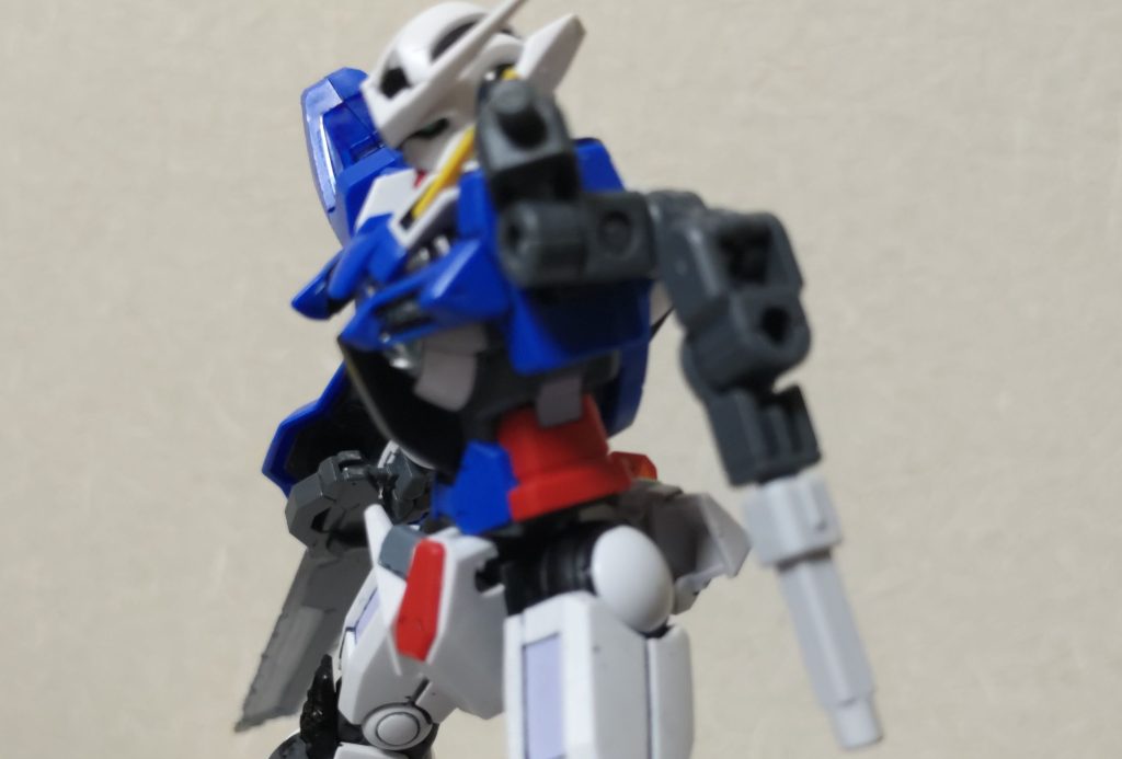 左肩中身マント用とサブアーム用の2本の腕が付いてます