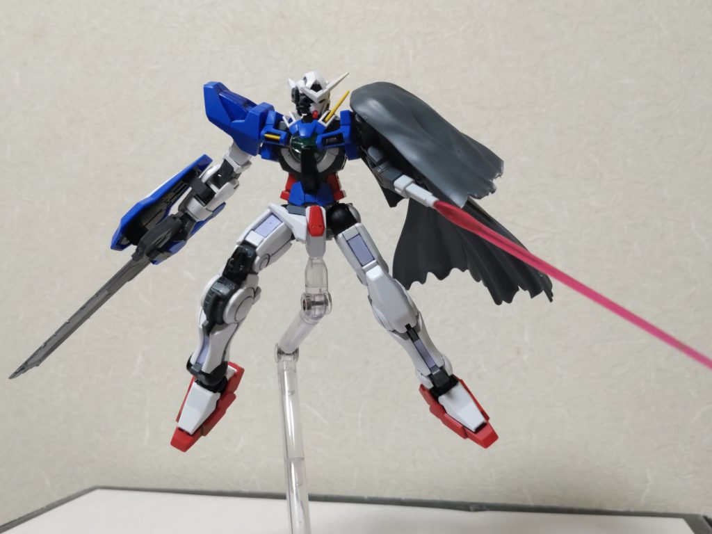 自己解釈機能その2左肩のマントの中にはサブアームがありビームサーベルが使えます