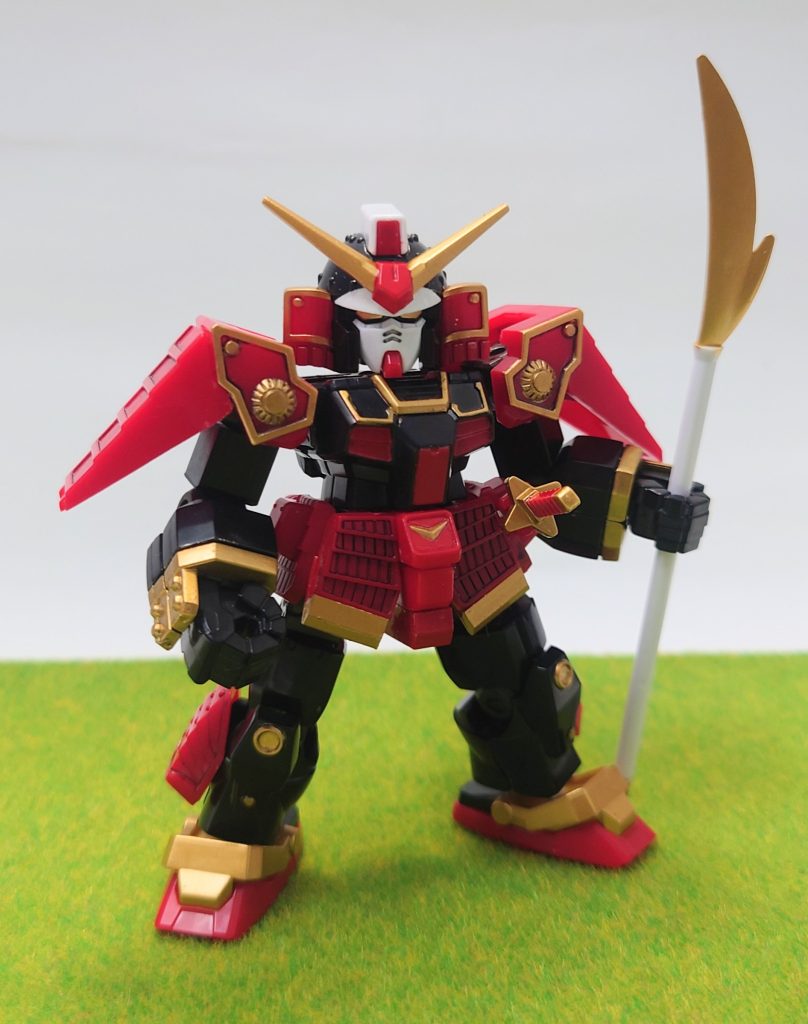ということでブロックロス、「武者ガンダム」でした。既に第二弾のリリースも決まっていて今後の展開が楽しみではありますが…やっぱり価格がネックかな…。約2000円という価格帯は子供のお小遣いではキツイので親を取り込むために過去作品もラインナップに入れているようですが、果たしてどうなるか…。まあ、取りあえず収録出来なかった武器や、予備のブロック、肩の可動範囲を広げるブロックなどをオプションパーツとして出すのはありだと思います。プラモ売り場以外でも置いてくれる可能性のある商品なので、頑張って欲しいですね！