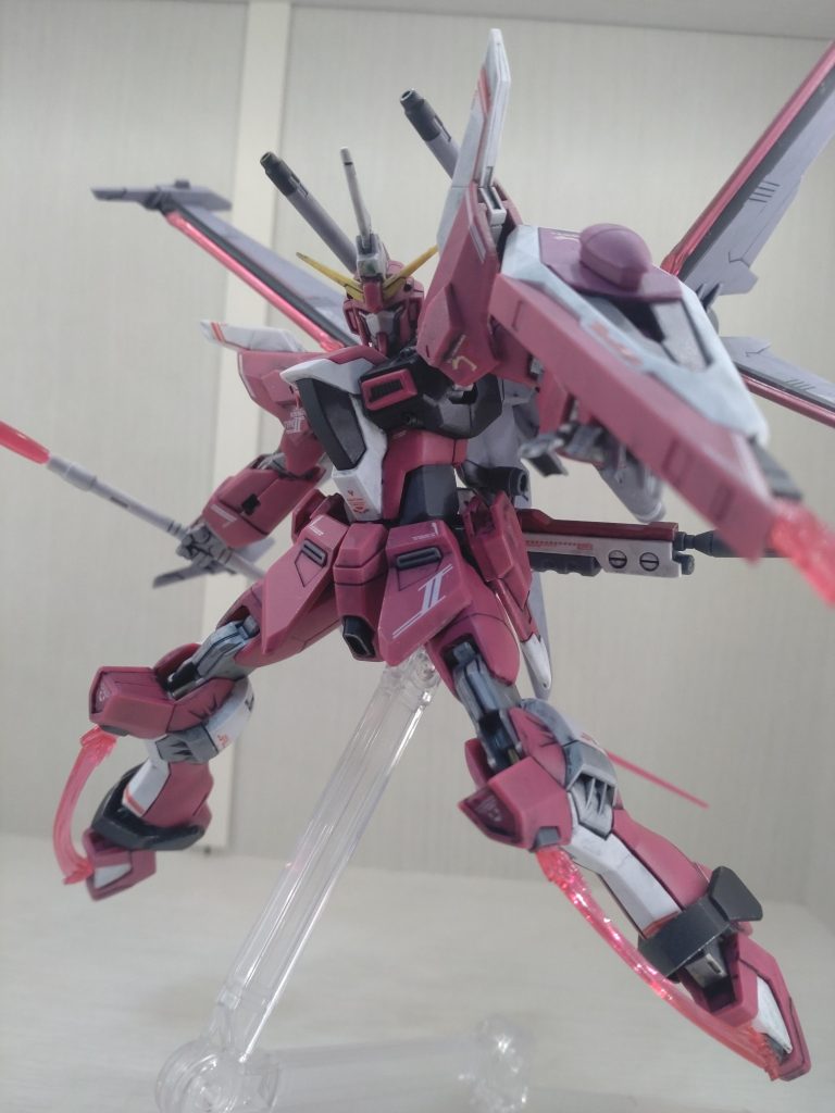 箱絵ポーズ∠(　˙-˙  )／