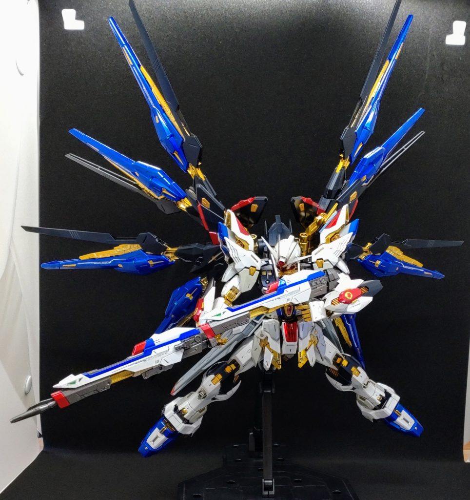 ライフル連結ポーズ。個人的にストフリといったらこのポーズです。この状態でケースに入れて飾ってます。 