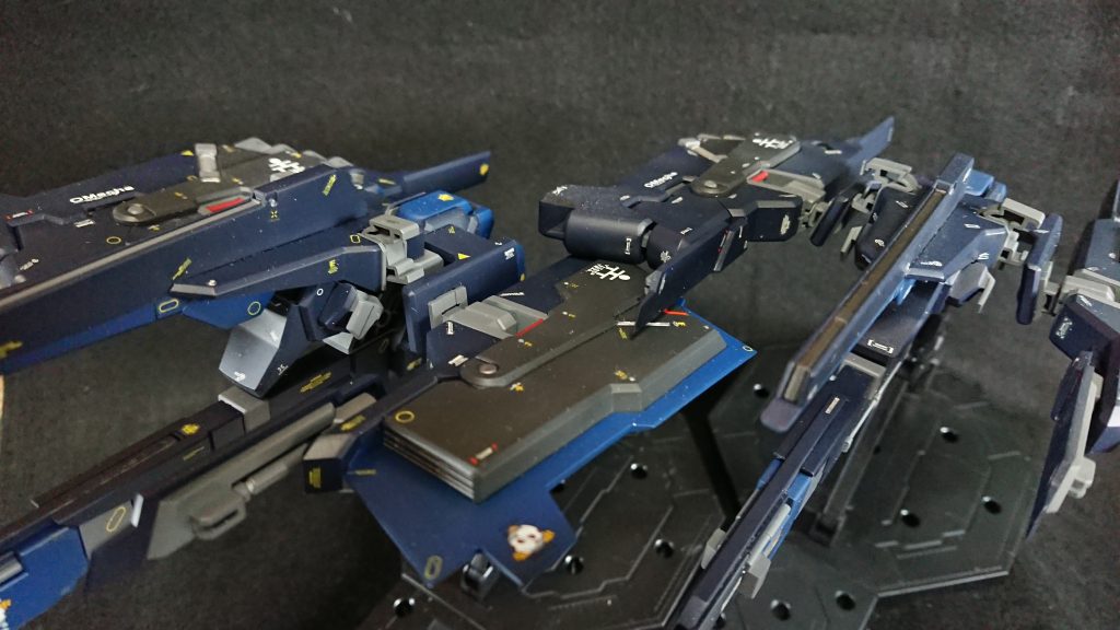 塗装は同じ色のラッカー塗料でエアブラシ塗装してます。