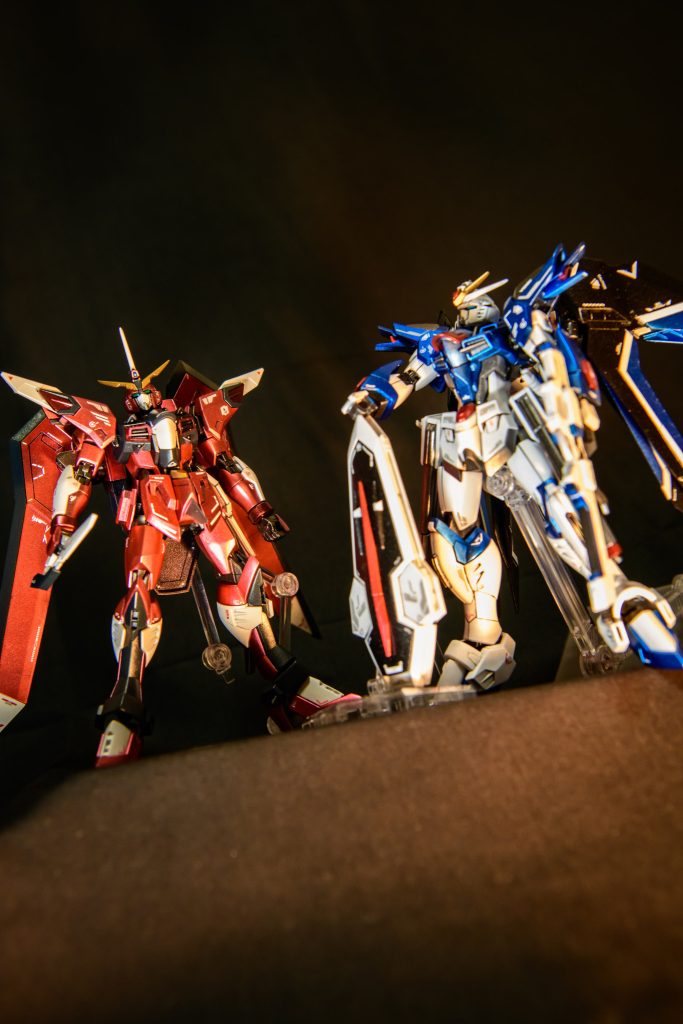 キービジュアル風に。武器とかいっぱい置こうとしたら立たせる方法がよくわからず断念・・