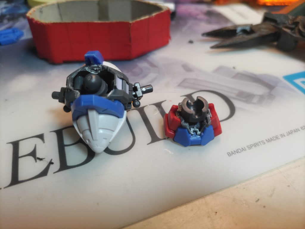 腰可動はこんな感じで接着