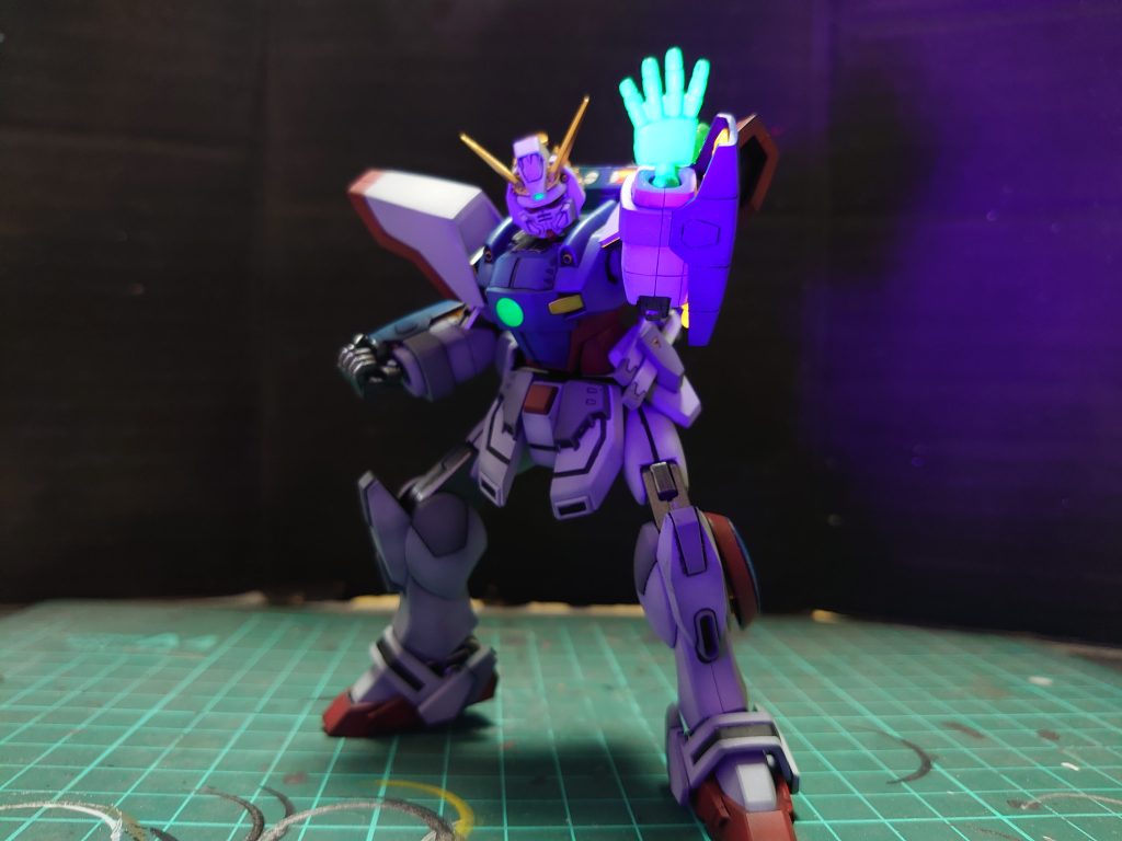 シャイニングガンダム–2枚目/制作者：flingv