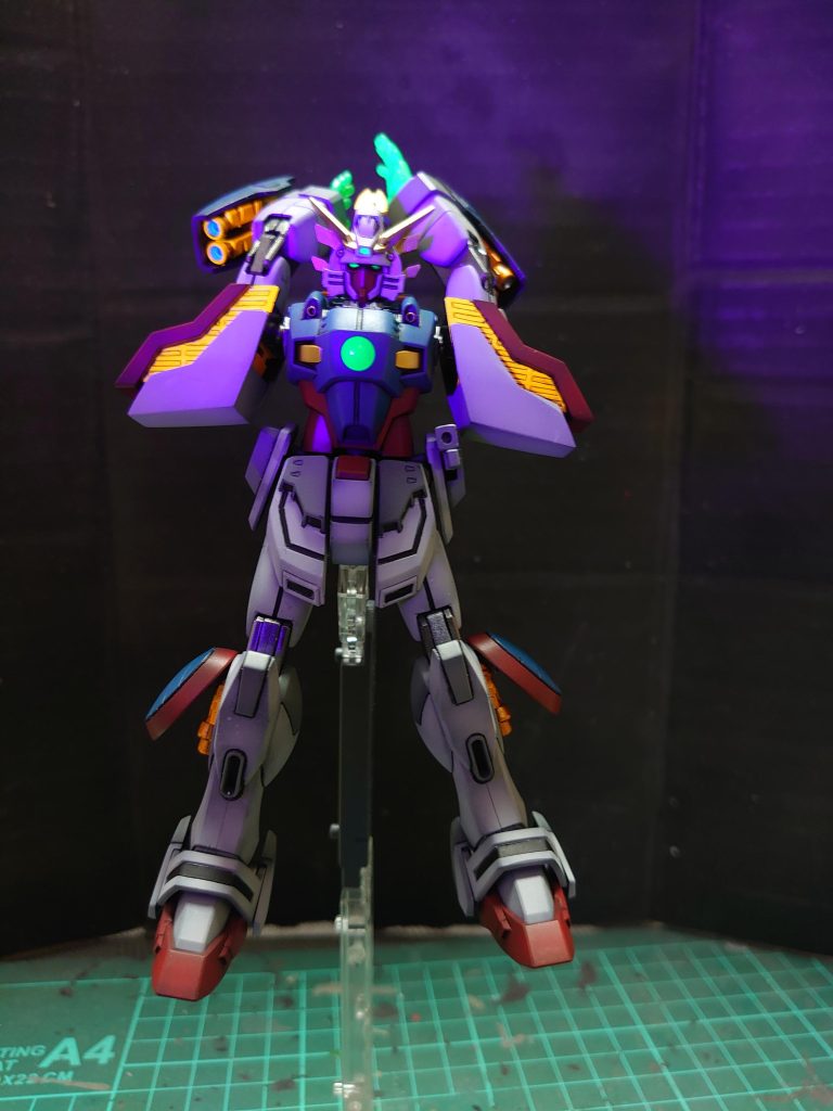 シャイニングガンダム–4枚目/制作者：flingv