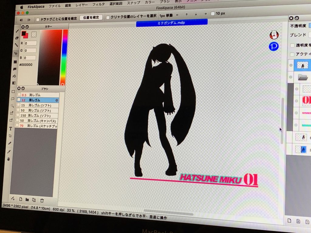 手書きをPCに取り込んで細部の修正。
