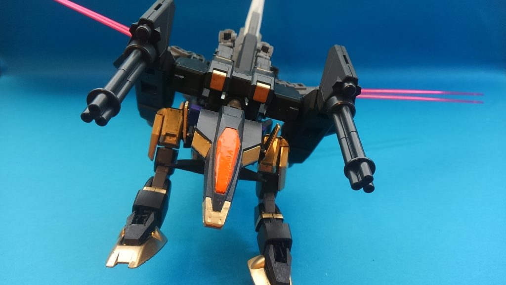 ビームサーベルを展開可能。