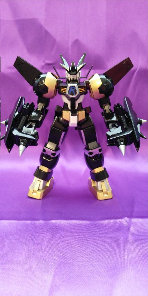 キシリュウオーミルニードルを参考にして制作したシュバルツスパイクを両腕に装備し、近接格闘を行う。