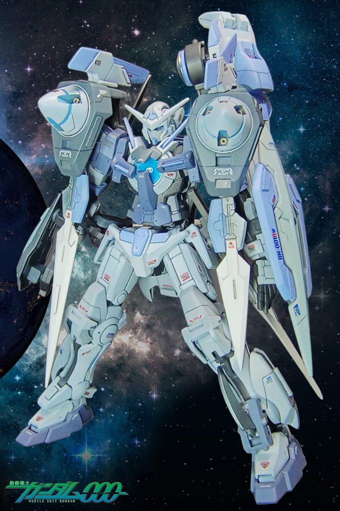 両サイドのGNドライブにはメタルパーツを打ち込んであります。この状態からGN粒子を放出したシーンが記憶の片隅にあります。